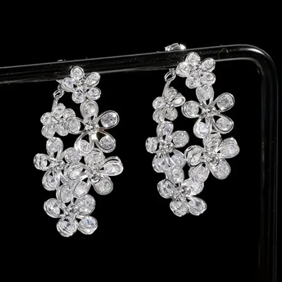 Double Edge Side Zircon Earrings, Four leaf Dangle Wedding Anniversary Bridal - Picture 5 of 5